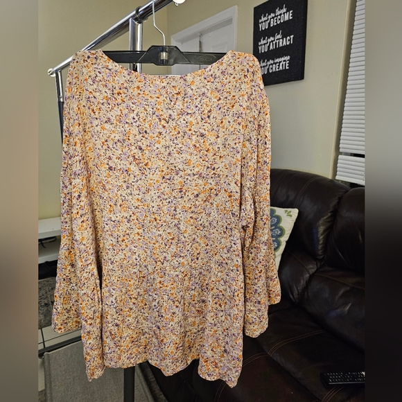 Cotton Bleu bell sleeve top - Picture 6 of 8